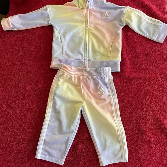 6 months adidas tracksuit - Picture 1 of 1